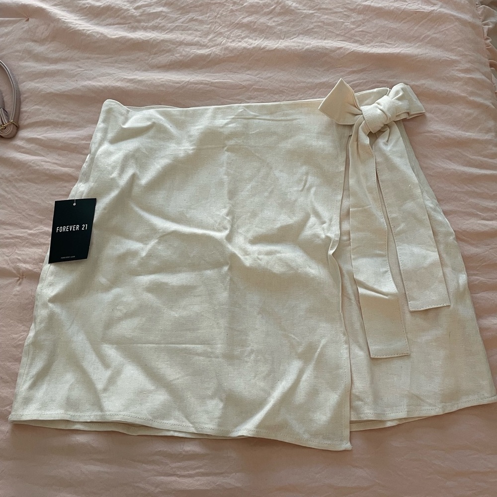 NEW WITH TAGS Forever 21 Skort